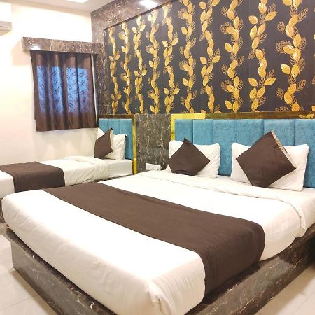 Hotel Bhavya Residency Ahmedabad Bagian luar foto