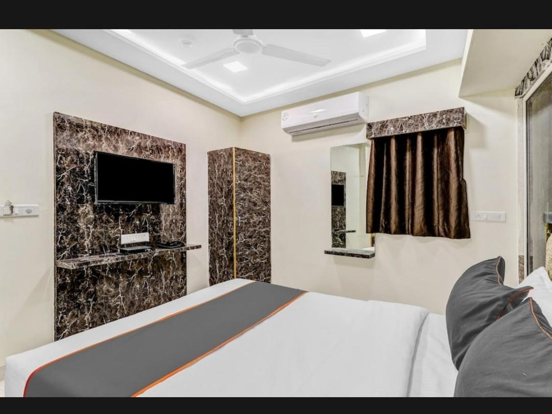 Hotel Bhavya Residency Ahmedabad Bagian luar foto