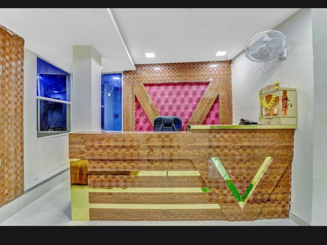 Hotel Bhavya Residency Ahmedabad Bagian luar foto